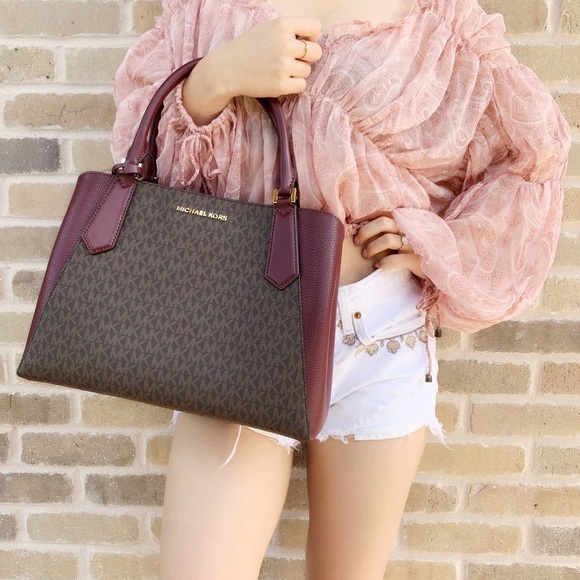 Michael Kors Handbags - Gaby’sBags👜💕NWT Michael Kors Satchel